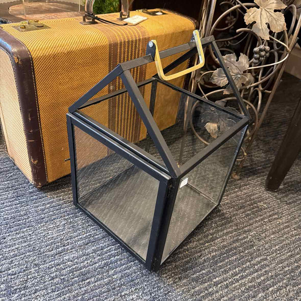 House Shaped Large Hurrcane