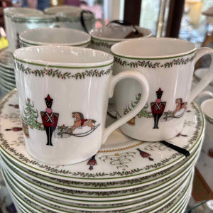 Set of 4 Bernardaud Grenadiers "Happy Holiday" Mugs