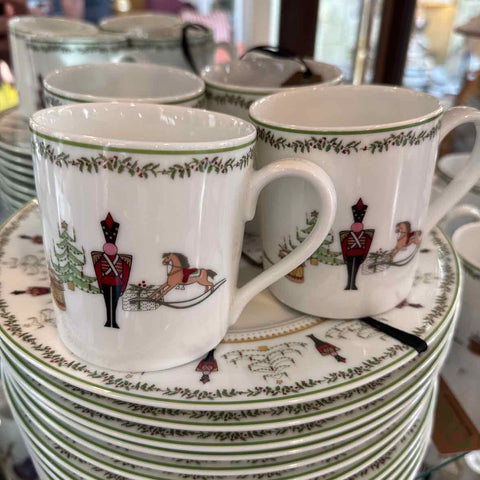 Set of 4 Bernardaud Grenadiers "Happy Holiday" Mugs