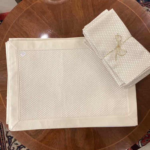 Set of 6 Waterford Placemats with Matching Napkins