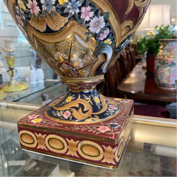 Decorative Urn with Lid