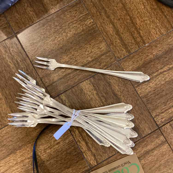 10 SLP Cocktail Forks (Georgian Pattern)