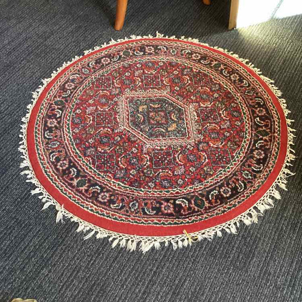 40" Red & Navy Round Rug