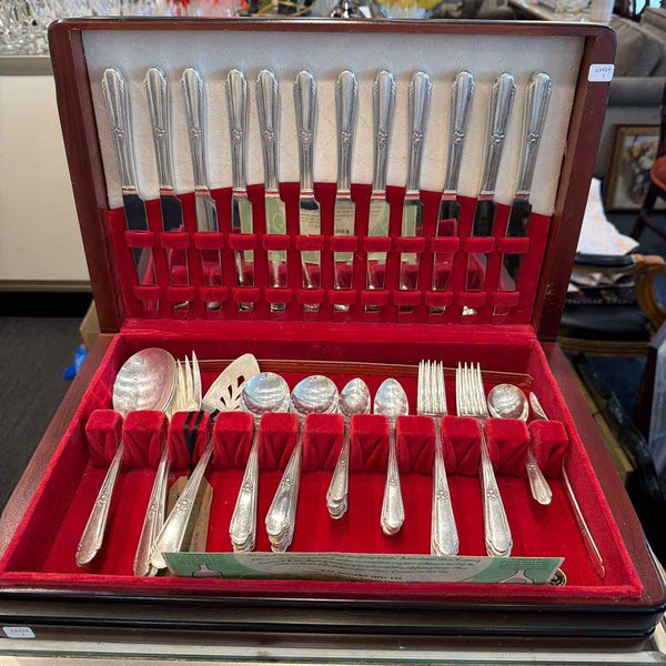 55 Piece Wm. Rogers Silverplate Flatware