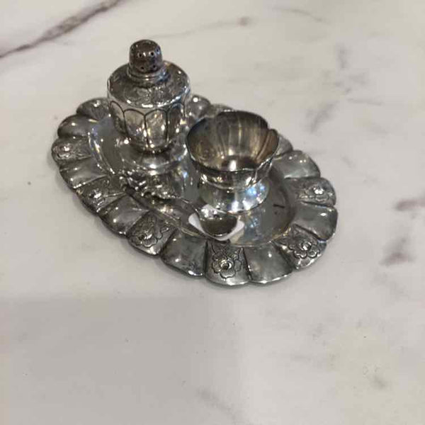 Mexico Silver Salt Pepper Set w/Scalloped Tray, Spoon