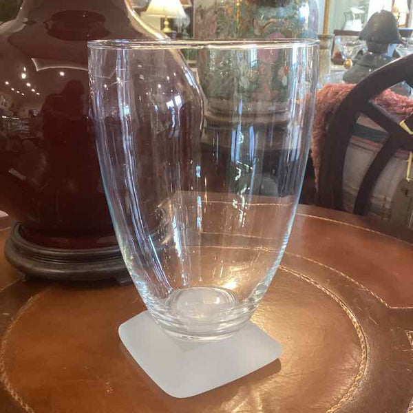 Glass Vase/Frosted Glass Base