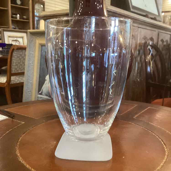 Glass Vase/Frosted Glass Base