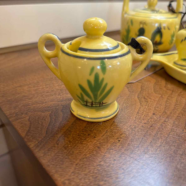 Bowl w/Handles and Lid