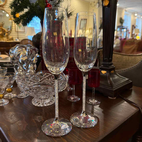 2 Champagne Glasses w/Glitter Stems