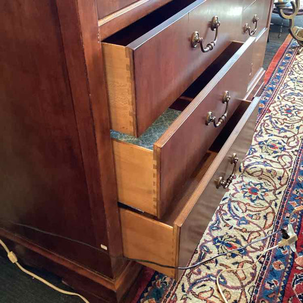 Henredon Double Dresser Aged Cherry - Cavalier