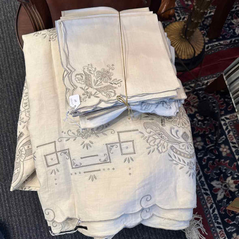 Vintage Beige Tablecloth & 24 Napkins