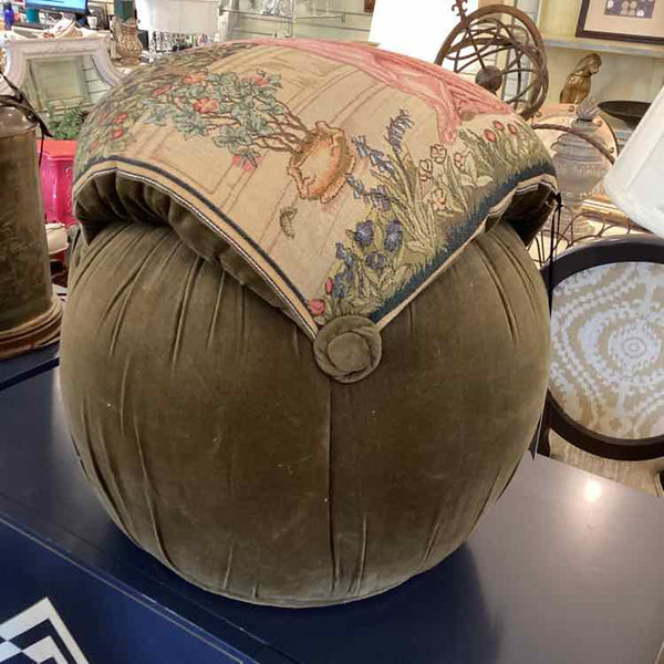 Pouf Tapestry Ottoman