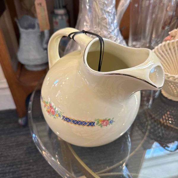 Halls Pitcher
