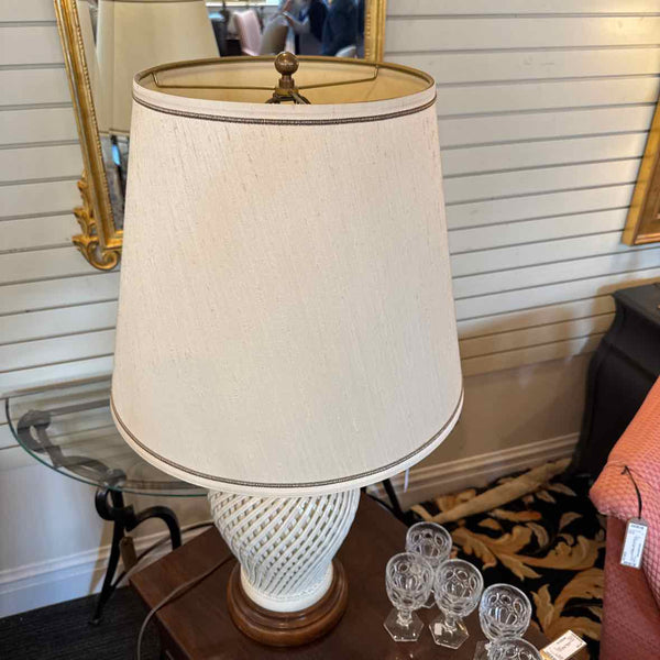 White Woven Ceramic Lamp