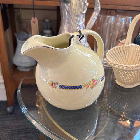 Halls Pitcher