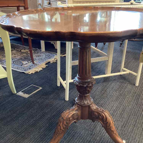 Pie Crust Top Table