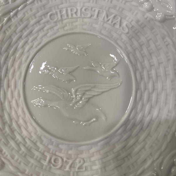 Belleek 1972 Christmas Plate