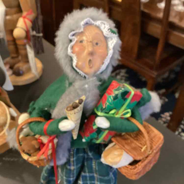 Byers Choice Shopping Woman