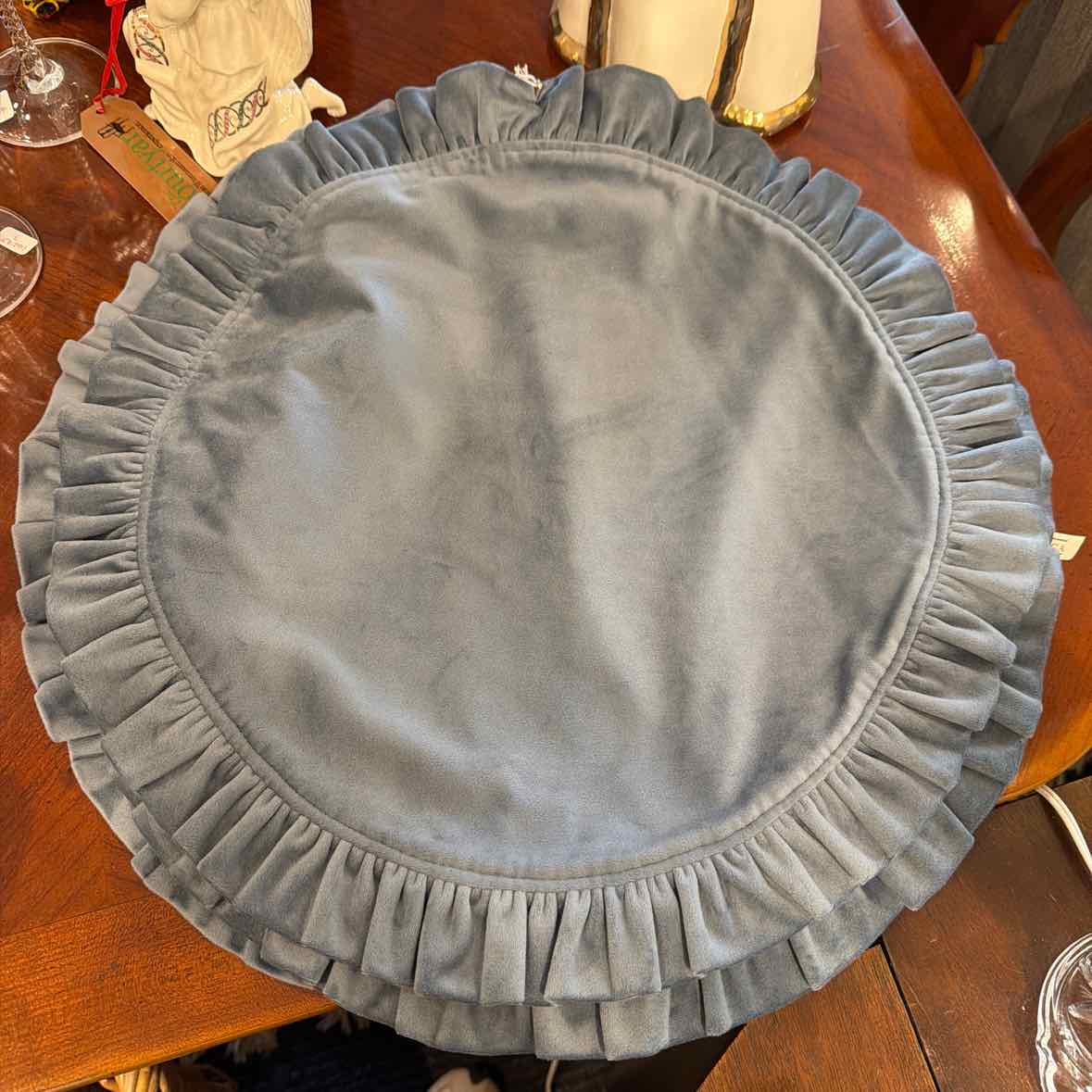 Set of 4 Blue Velvet Ruffled Edge Placemats