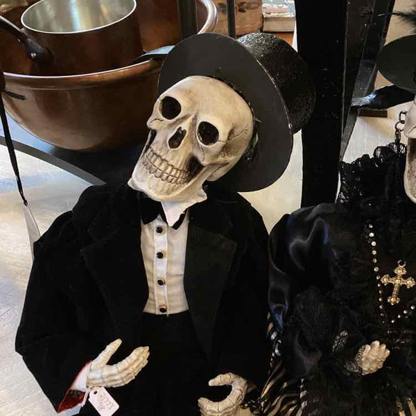 Victorian Black Tie Skeleton Couple