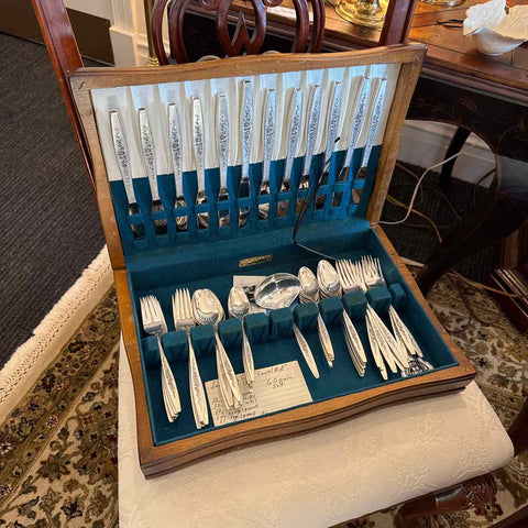 60 pc. "Laurel Mist" Silverplate Flatware