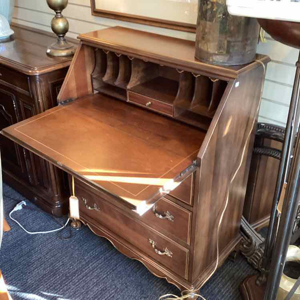 Queen Anne Three Drawer Desk