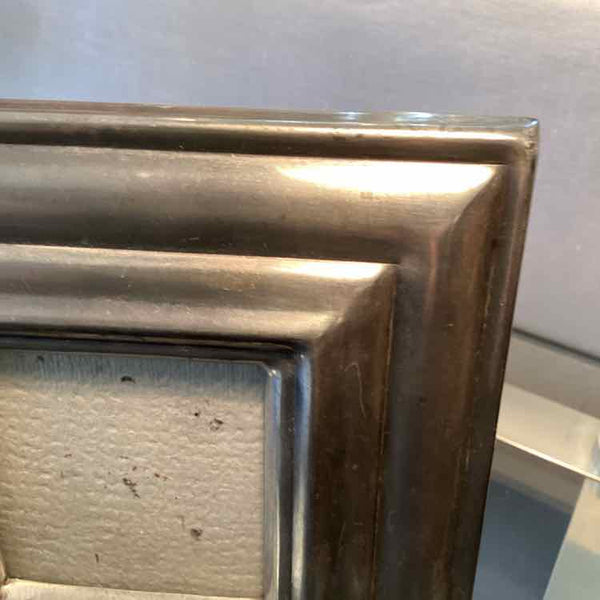 Zinc Frame