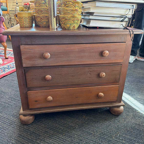 Chairside Chest with 3 Drawers