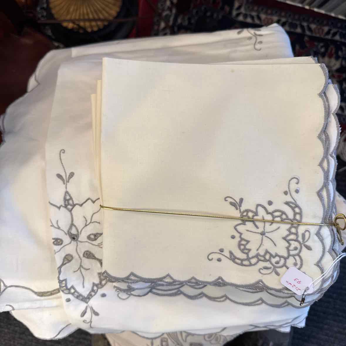 Vintage Embroidered Tablecloth & 12 Napkins