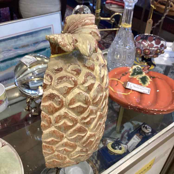 Sarried Wooden Pineapple