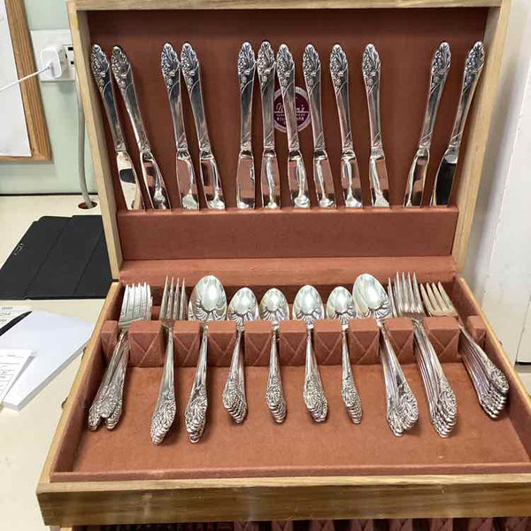 123-piece Silverware Set - Evening Star Intro 1950