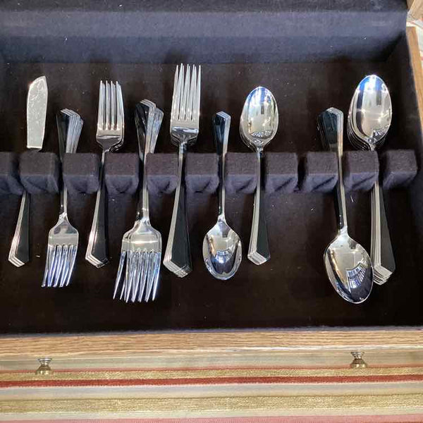 67 Piece Yamazki Ramona Flatware