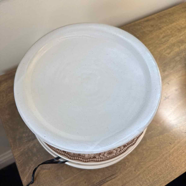 Cream Pottery Stand