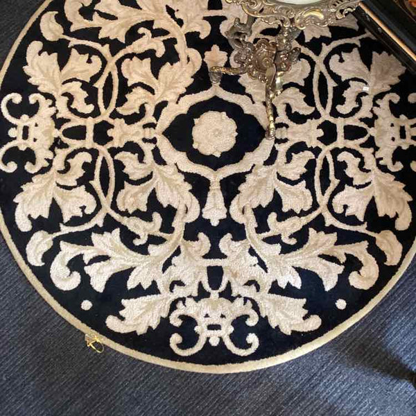 Round Black/Ivory Rug