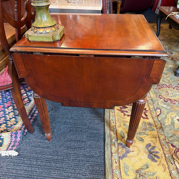 Hekman Cocktail Dropleaf Table