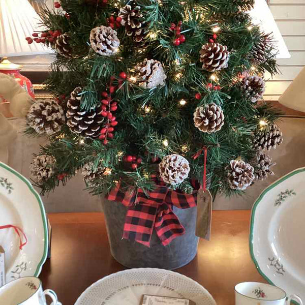 Lighted & Decorated Christmas Tree